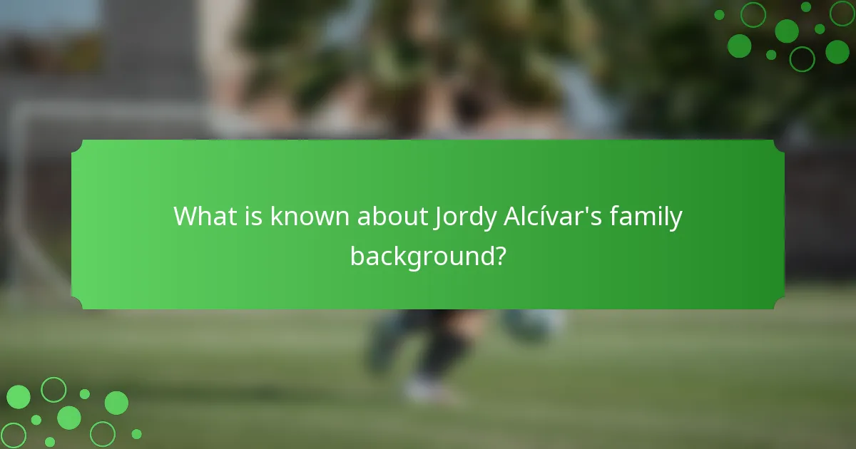 What is known about Jordy Alcívar's family background?